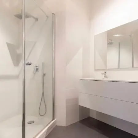 Guestready - Luxurious Charm Near Arc De Triomphe Paryż