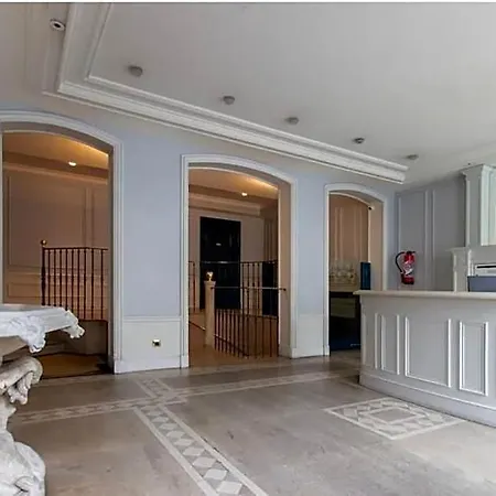 Vakantiehuis Guestready - Luxurious Charm Near Arc De Triomphe *