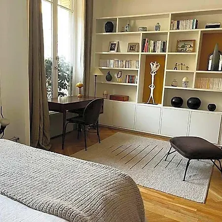 Guestready - Luxurious Charm Near Arc De Triomphe Hébergement de vacances *